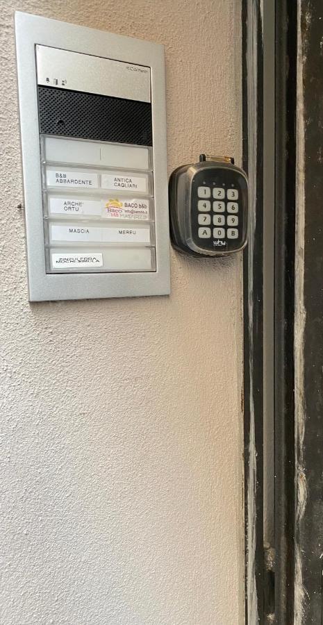 Casa Zinzuledda Cagliari Apartment Bagian luar foto